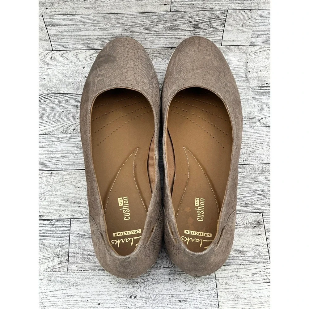 Clarks Collection Soft Cushion Metallic Taupe Textured Ballet Flats Shoes Sz 10M